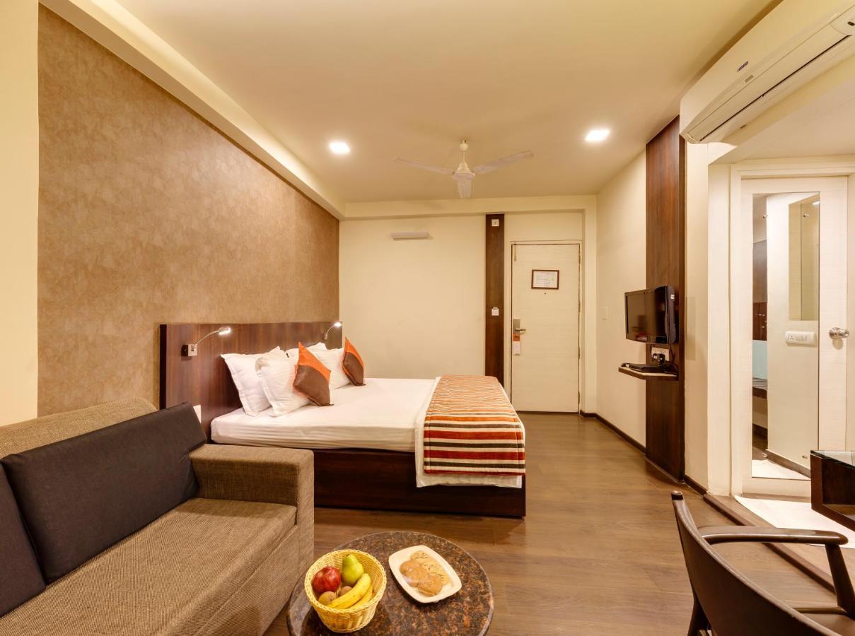 Regenta Place Raysons Kolhapur Εξωτερικό φωτογραφία
